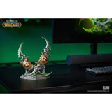 World of Warcraft Warglaives of Azzinoth Replik - Frontansicht auf Schreibtisch