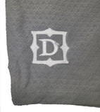 Diablo POINT3 Graue Shorts - "D" Logo schließen  Up View