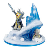 Lil' Champions Snow Fight Arthas 7.5in. Estatua - Vista lateral