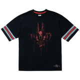 Camiseta negra con rayas en las mangas del bárbaro de Diablo IV - Vista frontal