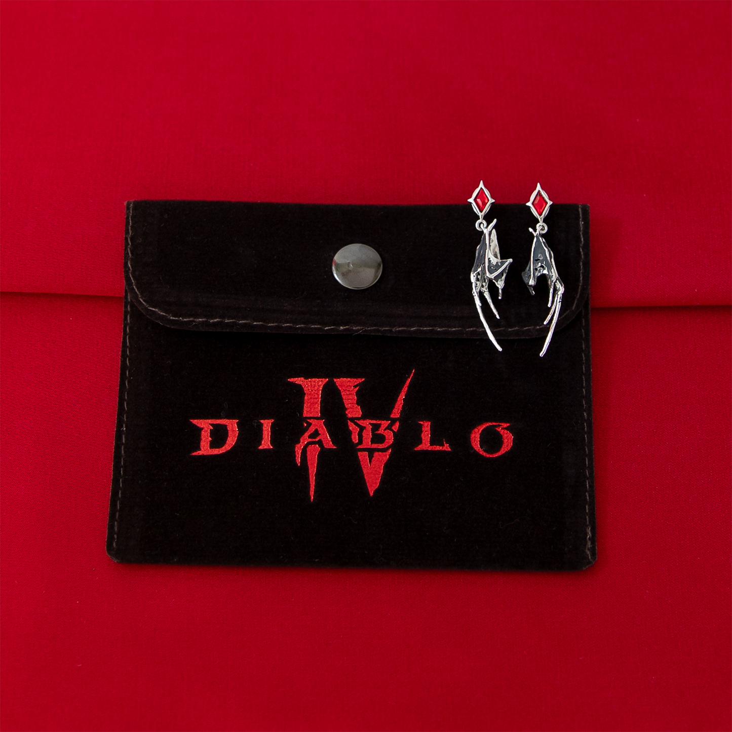 【希少】 WILDSWANS BEL-AIR (L) Diablo IV X RockLove Lilith Earrings – Blizzard Gear Store