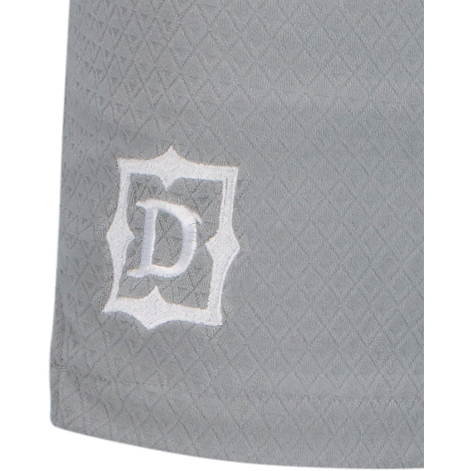Diablo Point3 Grey Shorts - "D" Logo Close Up View
